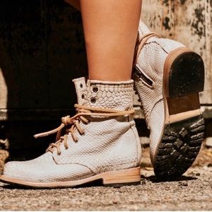 Freebird for Steven Manchester in white snake (8)